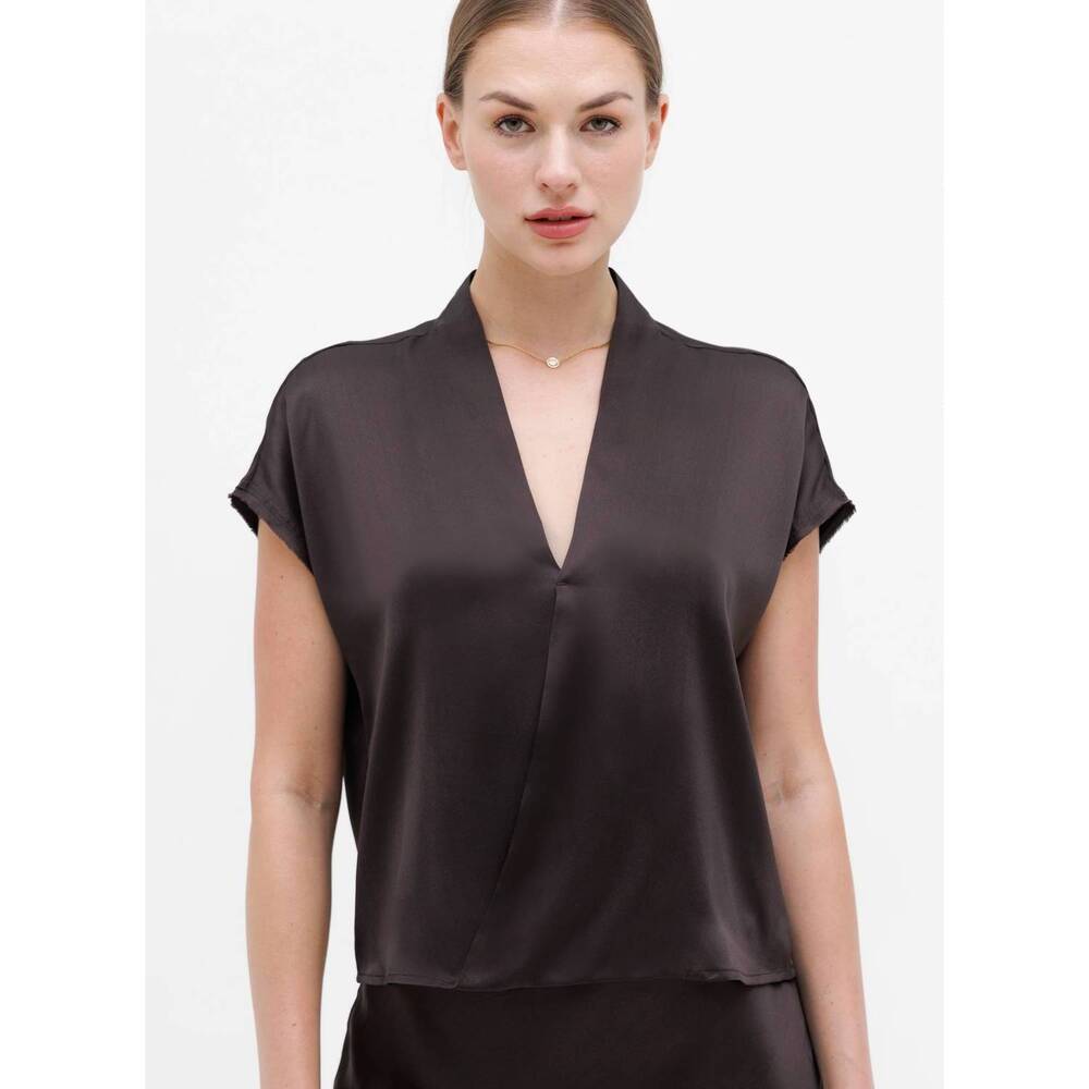 NEW GO BY GO SILK wrapper's delight top in black